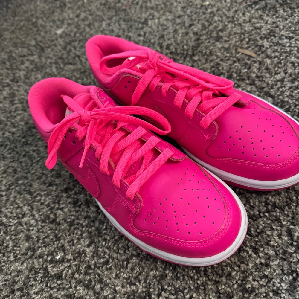 Nike Women's hyper pink dunk lows